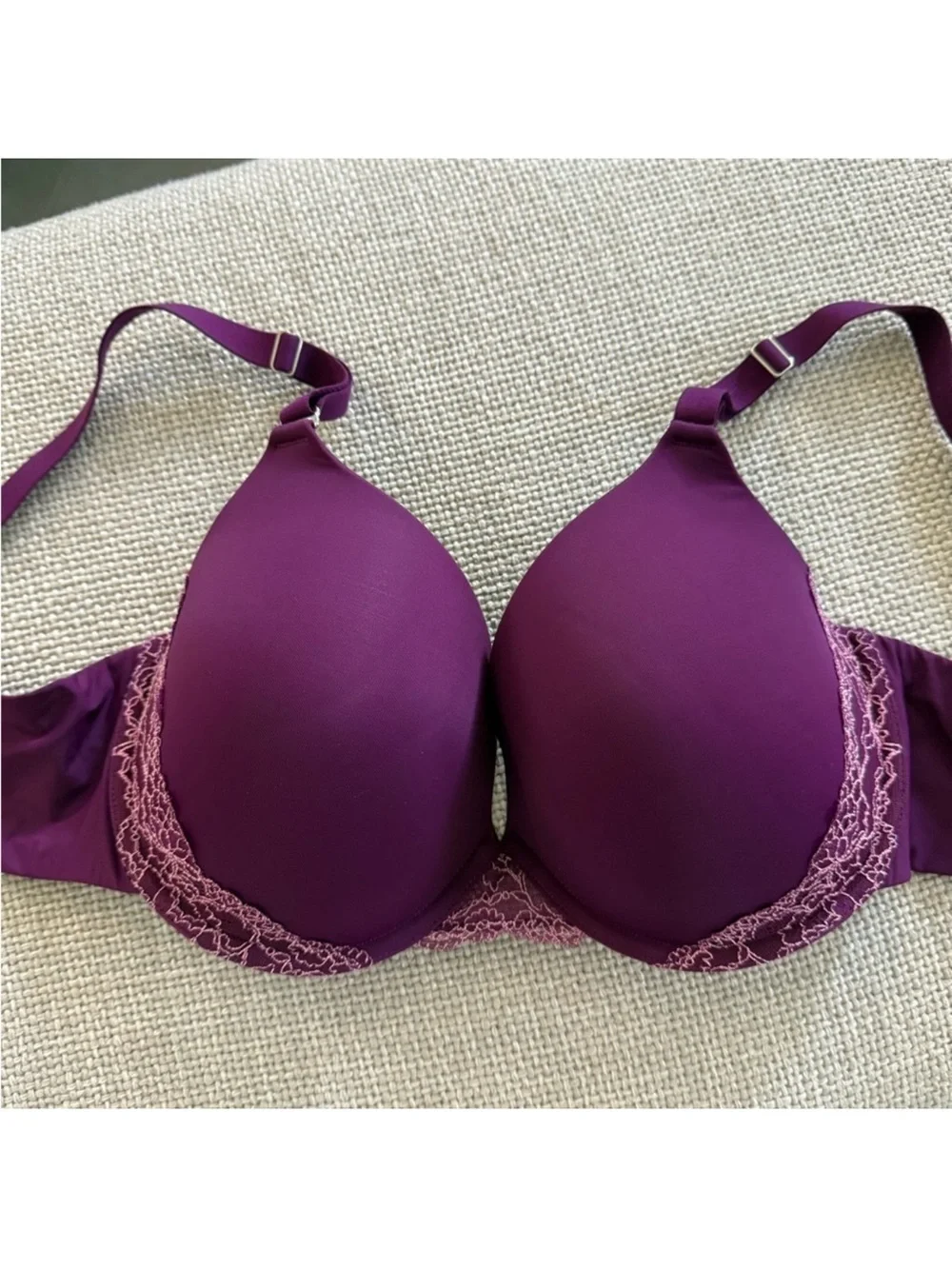 Soma Plum Smooth Chic deep purple bra with lace accents. Offers great support - Picture 2 of 4